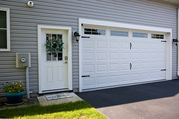 24/7 Emergency Garage Door Roller Replacement experts in Leslie, MI
